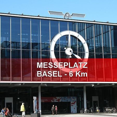 Hotel Restaurant Tivoli - Basel Airport 위냉그 외부 사진