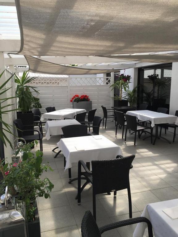 Hotel Restaurant Tivoli - Basel Airport 위냉그 외부 사진