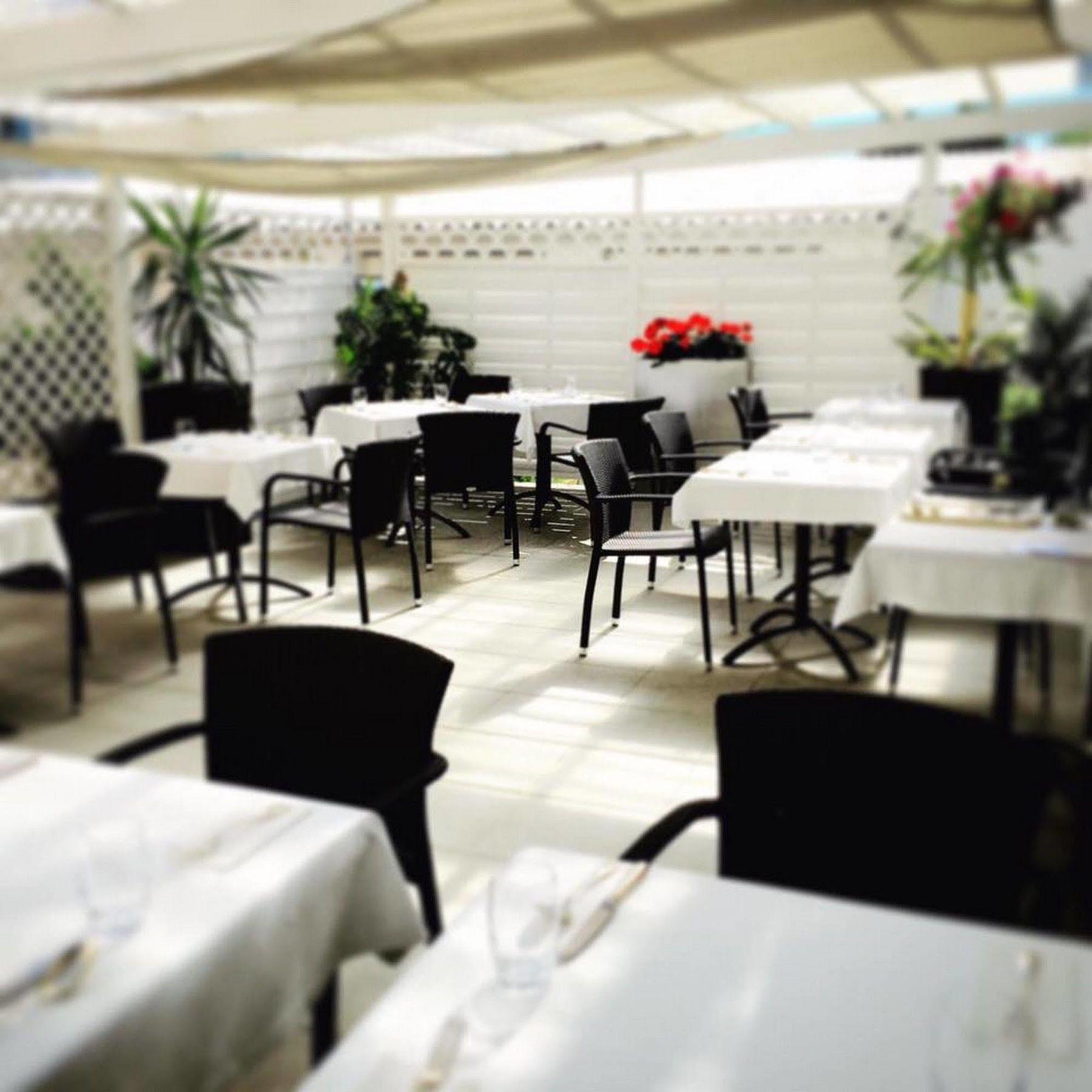 Hotel Restaurant Tivoli - Basel Airport 위냉그 외부 사진